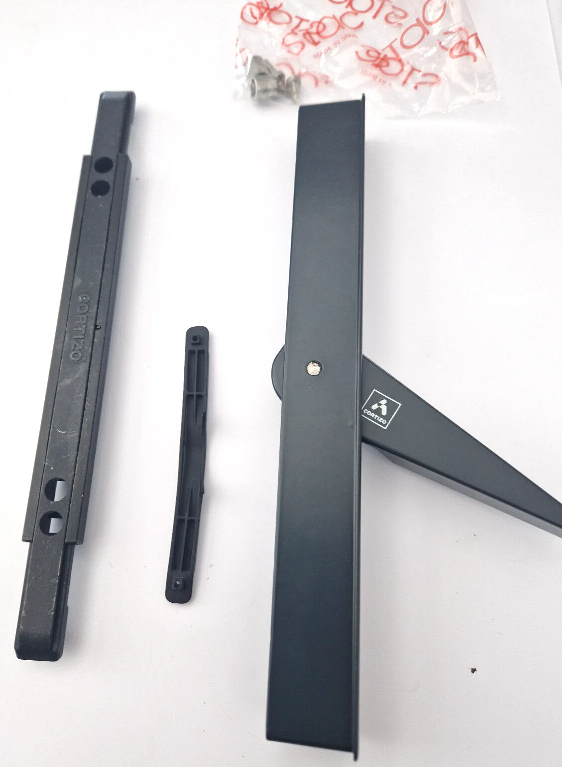 Cortizo- arch Invisible handle- antracite grey RAL7016 - Image 3