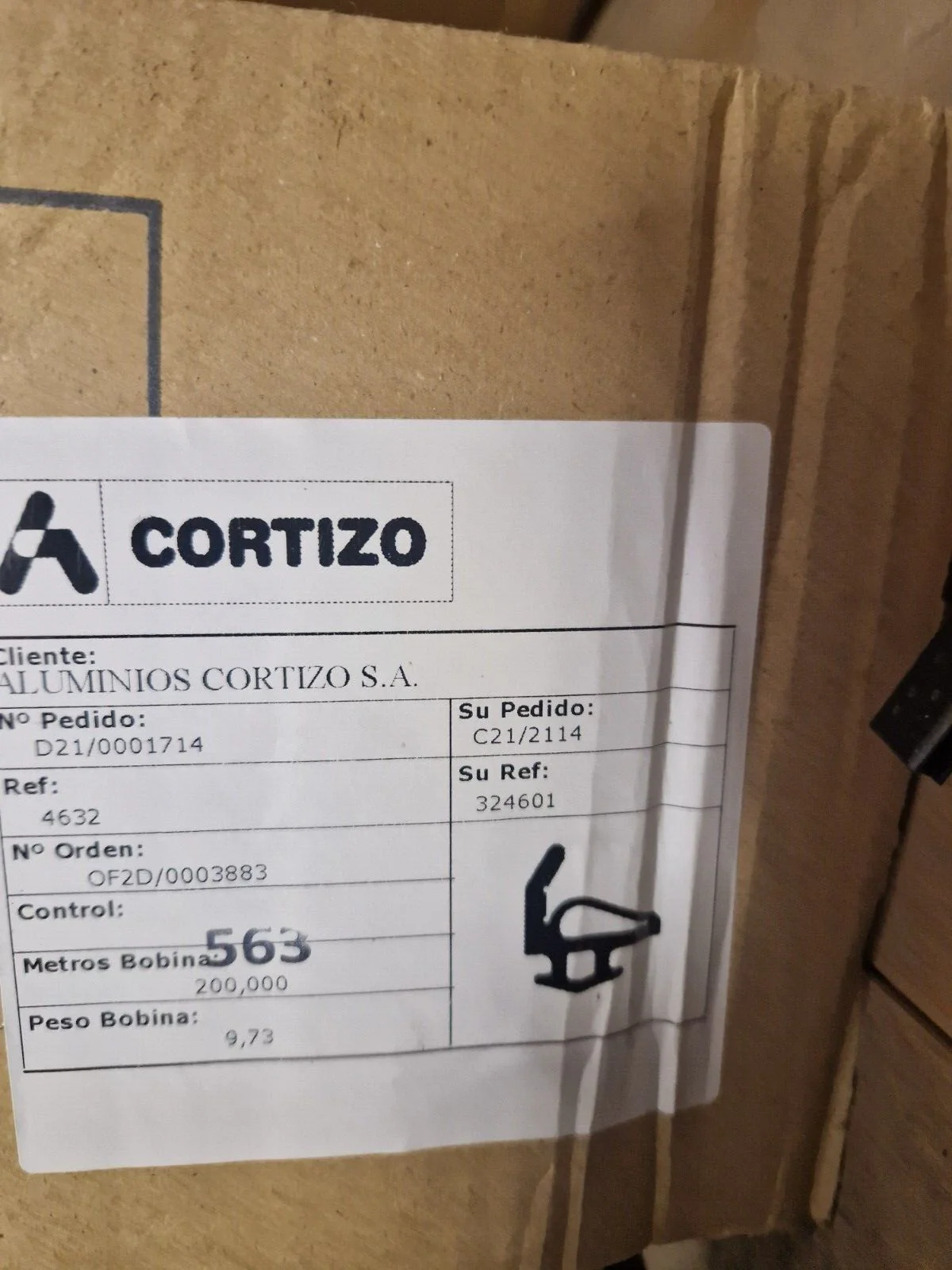 Cortizo glazing gasket for lift and slide aluminium door- 324601-5 meter length - Image 4